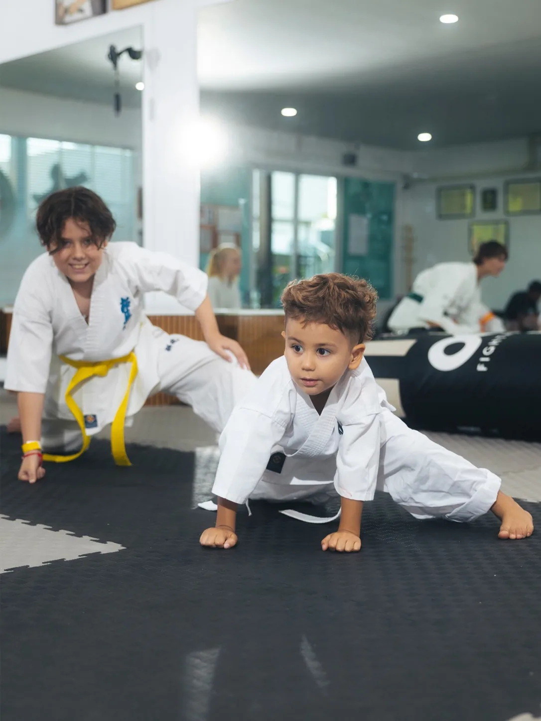 Curso de Karatê infantil no Universo Colorido em Cubatão